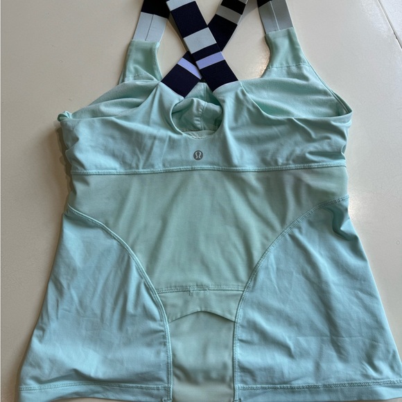 Lululemon Women’s Size 8 Tank Bundle - Picture 7 of 7